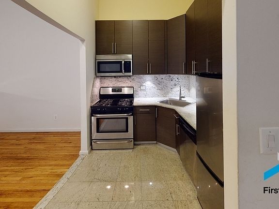 4th image of 10 Jones St APT 3C