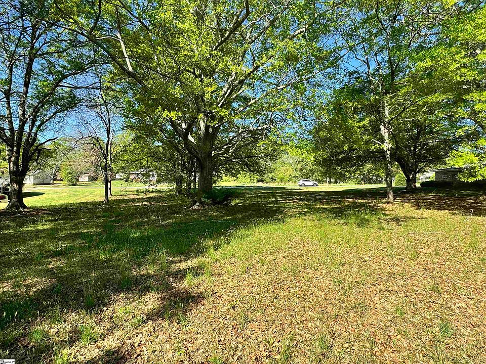 2nd image of 0 Riddle St