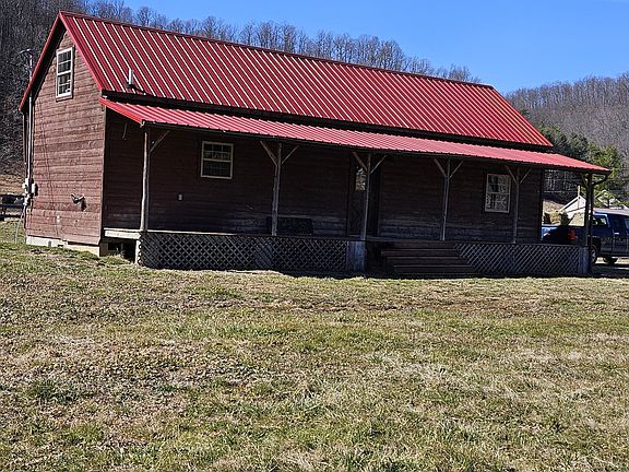 2nd image of 25 Brookwood Ln