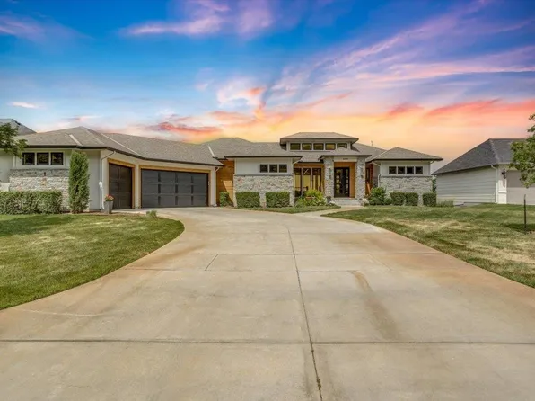 4909 W Wavecrest Cir, Wichita, KS 67205