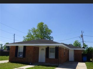 312 E Liberaux St, Chalmette, LA 70043