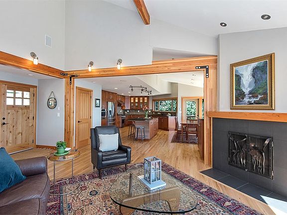 2nd image of 784 Leschi Way