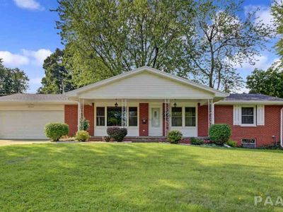 2804 W Pine Hill Ln, Peoria, IL, 61614