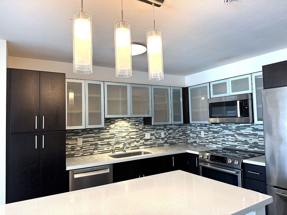 1st image of 400 Keawe St #404