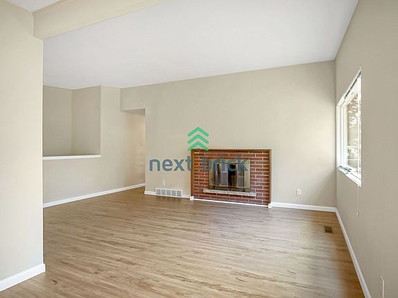 5th image of 303 157th Ave NE