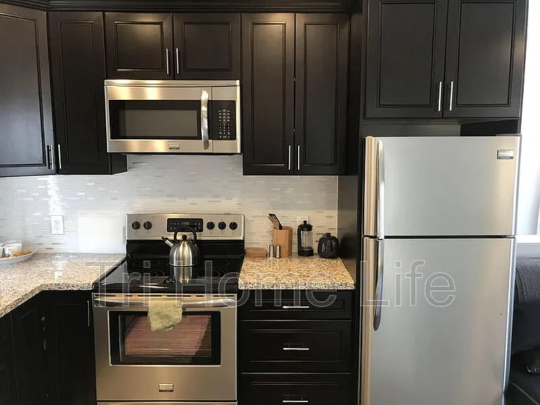 1652 N Gaylord St — Photo 13