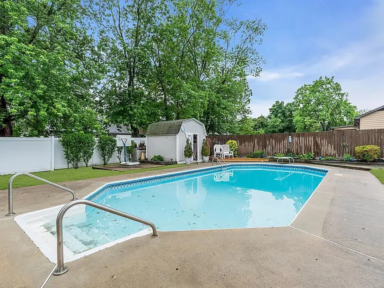 317 Beachwood Blvd — Photo 28