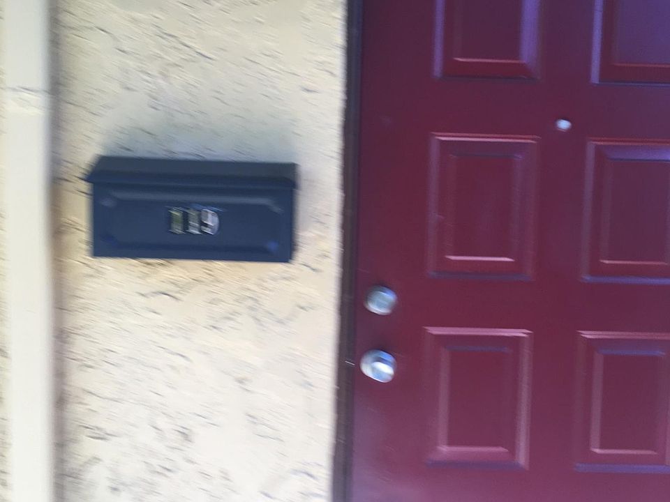 1st image of 119 NE Monroe Cir N