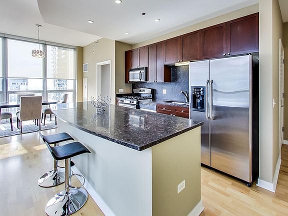 5th image of 200 W Grand Ave APT 1601