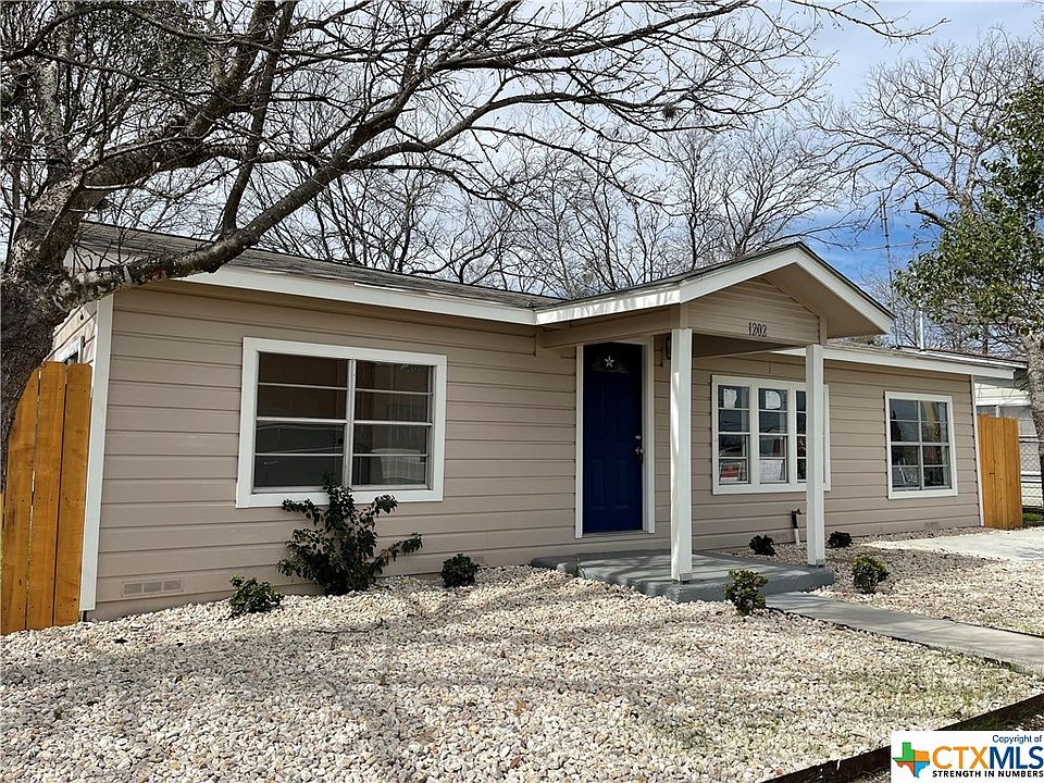 1202 Geronimo St, Seguin, TX 78155 | MLS #530972 | Zillow