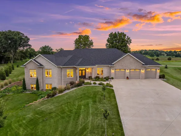 6451 Torrey Pines Dr, Asbury, IA 52002