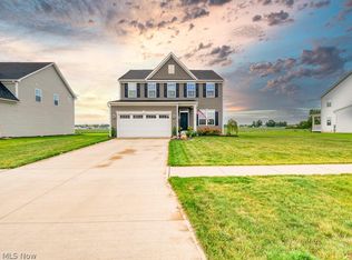 36603 Gladstone Mill Dr, North Ridgeville, OH