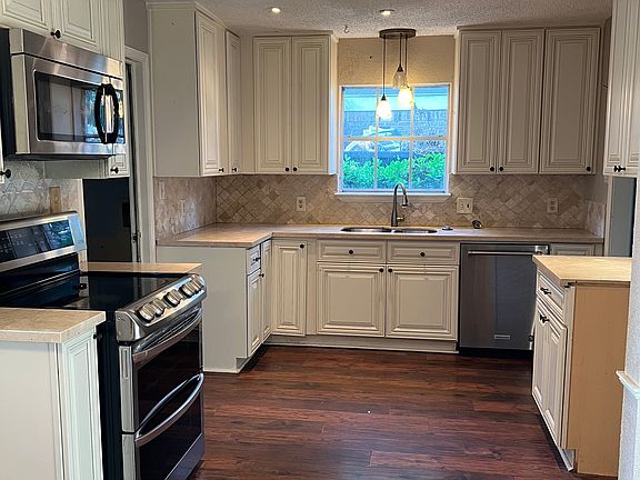 2nd image of 304 Huckleberry Dr