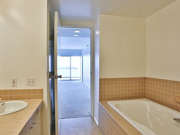 4th image of 525 E Seaside Way Unit 408