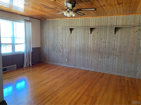 3rd image of 1908 Bedford St