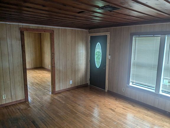 2nd image of 1812 E Young Ave
