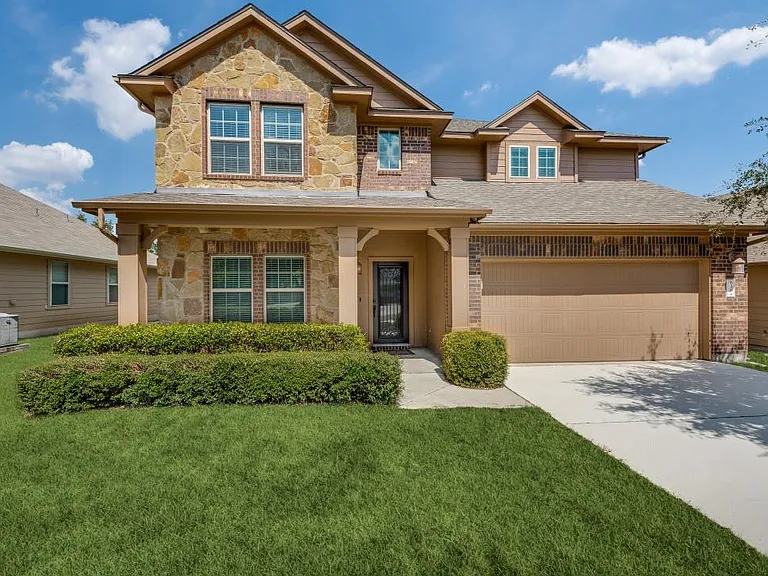 628 Bottle Brush Dr — Photo 1