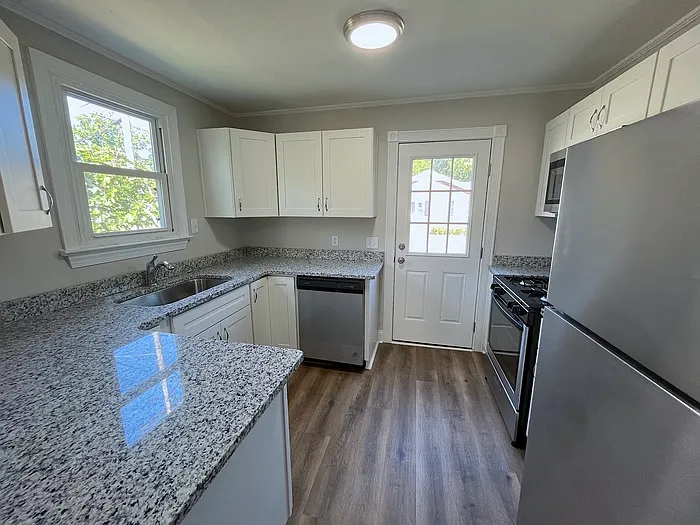 2 bed, 1.0 bath, 832 sqft, $1,550 — Photo 4
