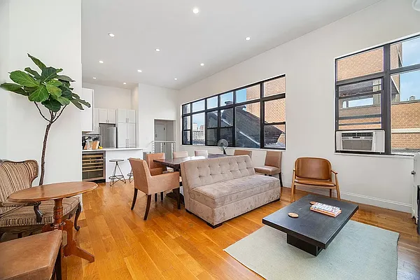 Rented by REAL New York | media 7