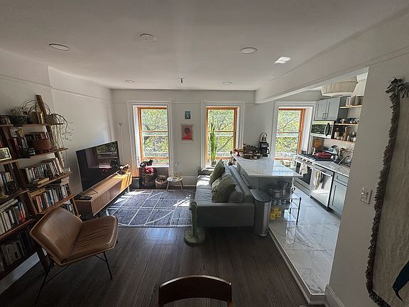 5th image of 234 Washington Ave APT 4