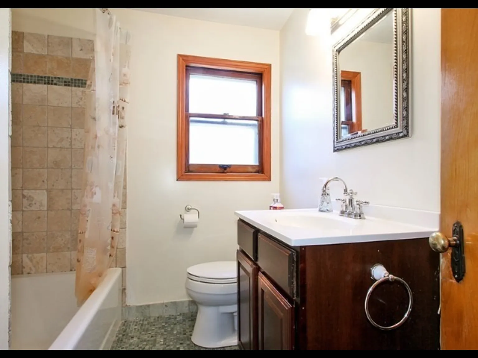 2 bed, $2,250 — Photo 2