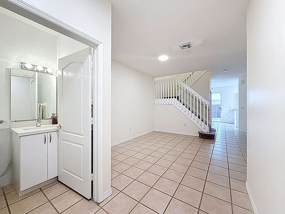 5th image of 4330 NW 114th Pl