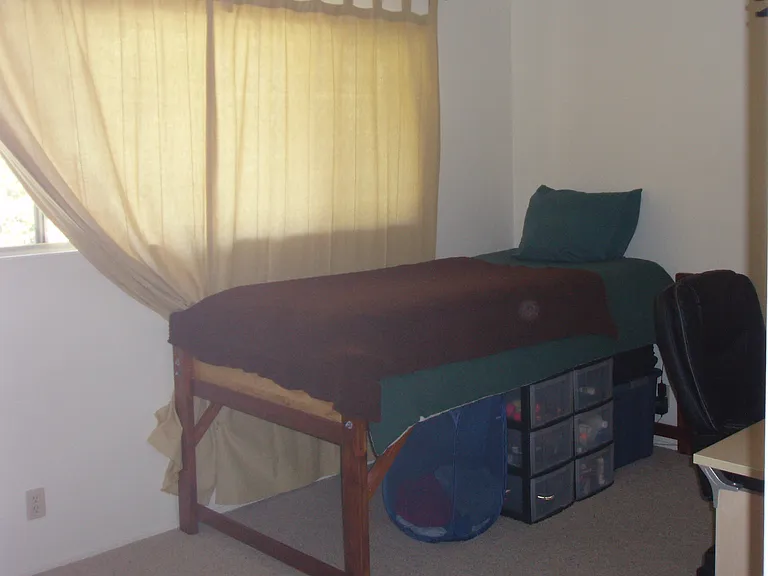 422 Alvarado Ave — Photo 3