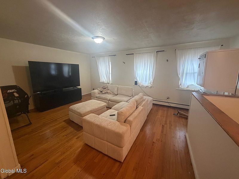 3rd image of 143 Clinton Street