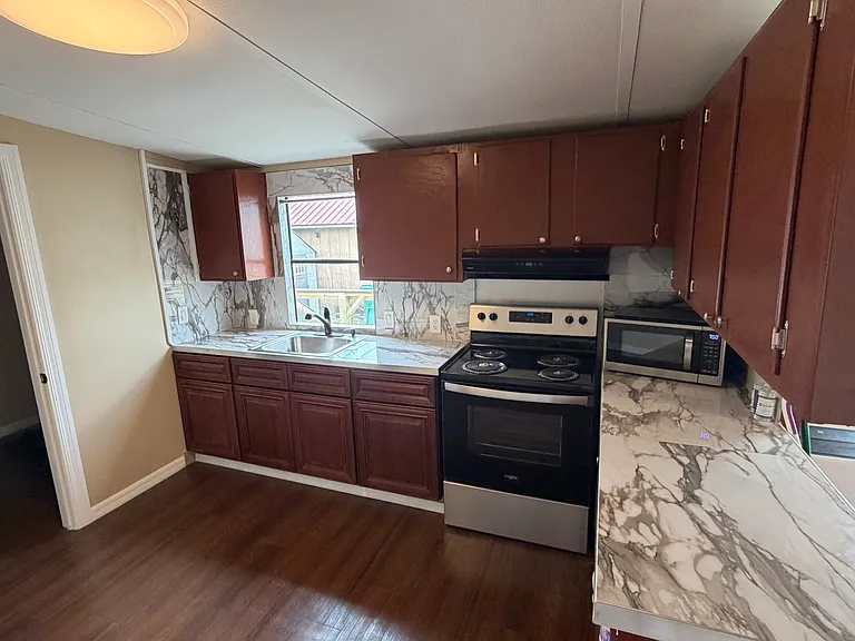 6506 Colony Park Dr — Photo 3