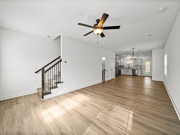 3rd image of 42 Cave Springs Rd