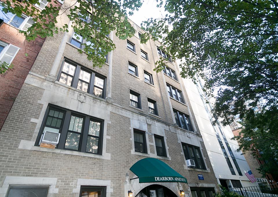 1st image of 1347 N Dearborn St APT 401