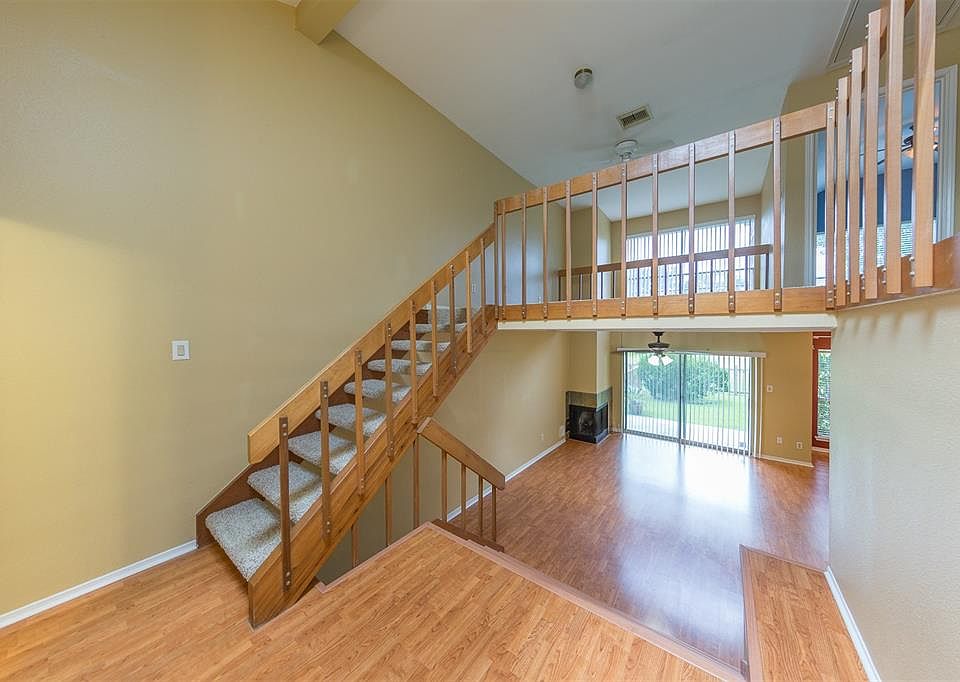 15916 Seahorse Dr, Houston, TX 77062 | Zillow