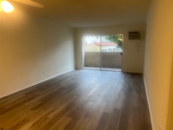 2nd image of 1319 E Harvard St #108