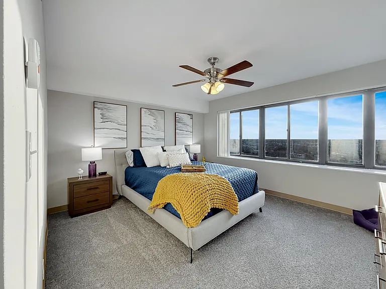 Harbor Tower Apartments — Photo 23