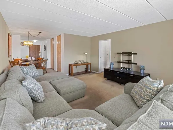 5 Linden St APT 3B, Hackensack, NJ 07601