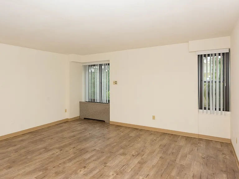Lakewood Apartments — Photo 30