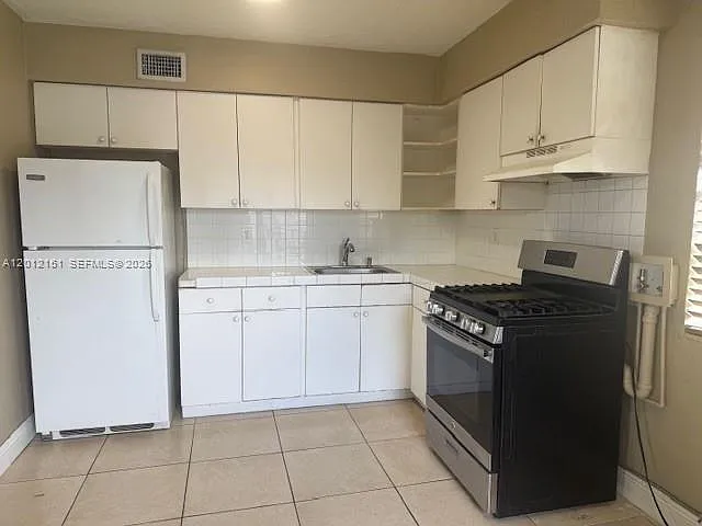 4300 SW 67th Ave #50 — Photo 3