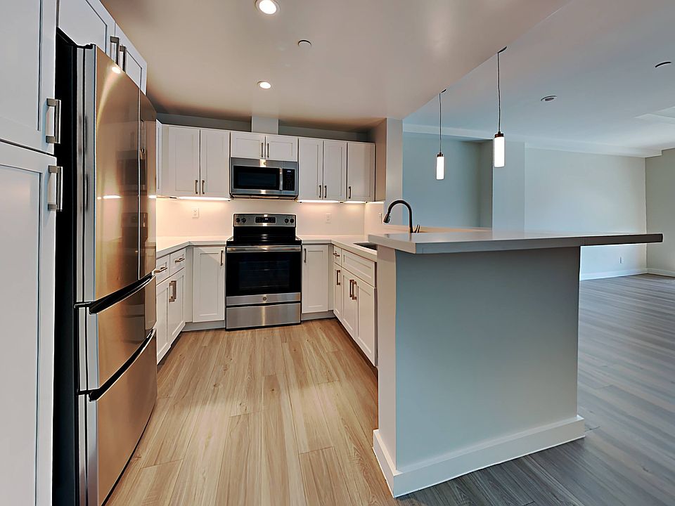 1st image of 1700 California St APT 604