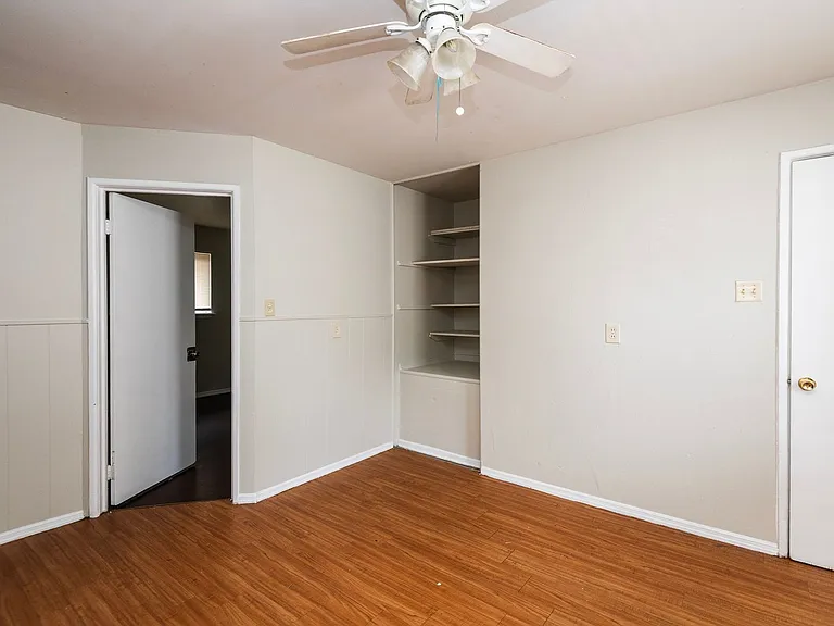 10409 Count Dr — Photo 11