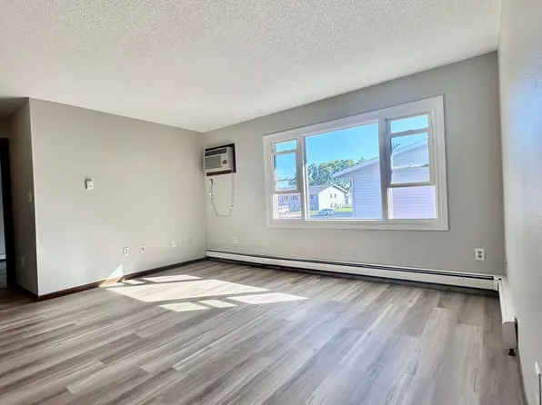 Valley South 1014 5th St SE, 1014 5th St SE APT 203, Valley City, ND 58072