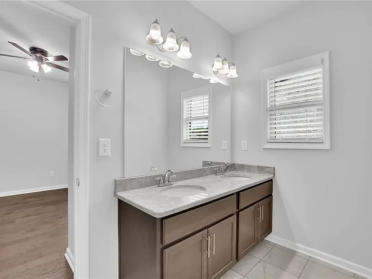 3187 Oxford Mill Ln — Photo 35