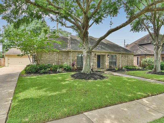 2nd image of 7535 Club Lake Dr