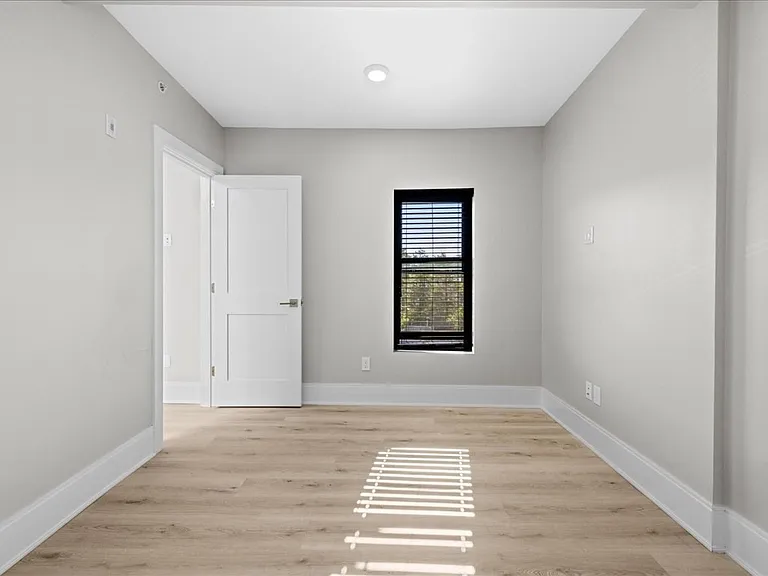 87-89 Malden St #302 — Photo 25