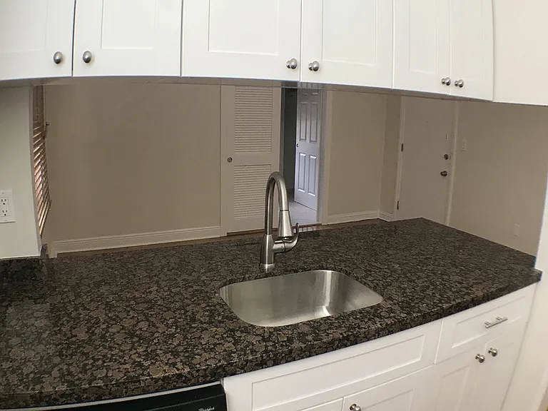 222 Phoenetia Ave #6 — Photo 4