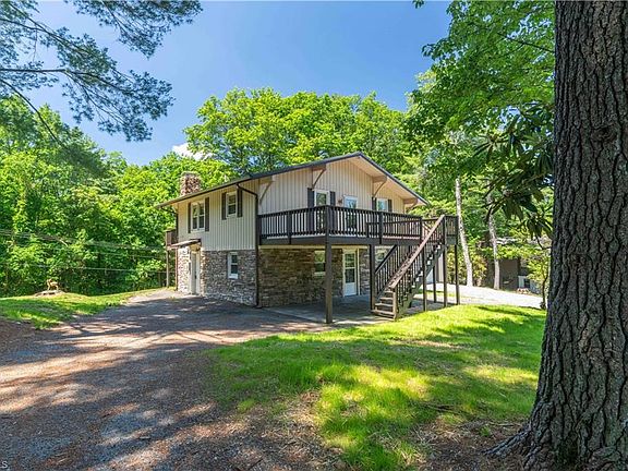 5th image of 81 Pine Tree Dr