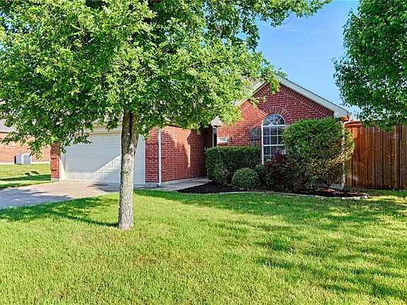 2nd image of 510 Dartmoor Dr