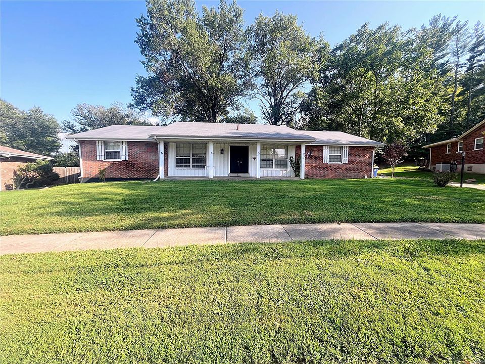1st image of 13 Dana Dr