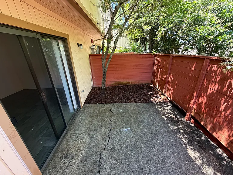 1765 W 3rd St — Photo 14