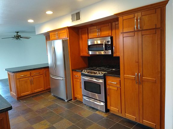 4th image of 4424 Stoneyglen Ct