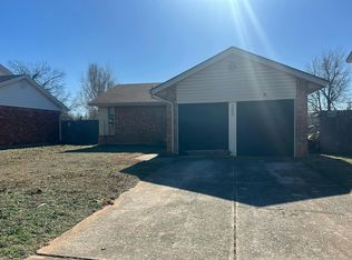 3800 Chetwood Dr, Del City, OK 73115